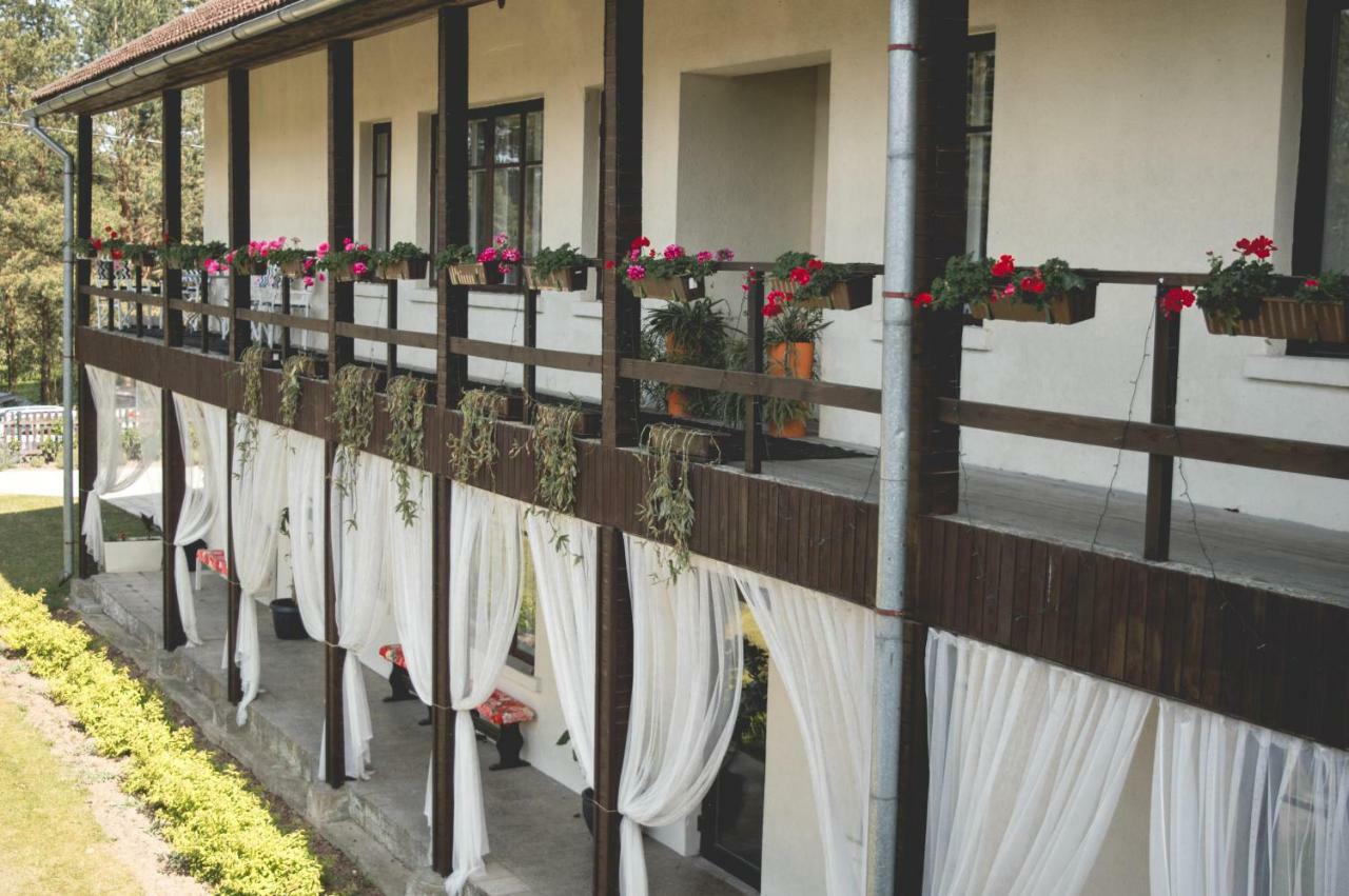 Akmens Stasti / Stone Stories Hotel Kaltene ภายนอก รูปภาพ