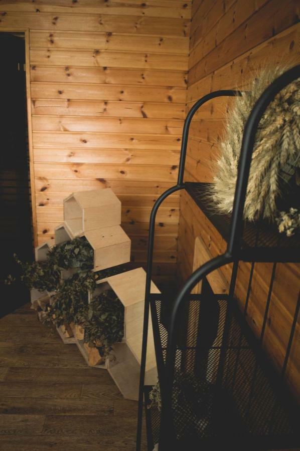 Akmens Stasti / Stone Stories Hotel Kaltene ภายนอก รูปภาพ
